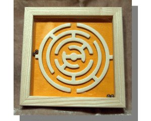 Labyrinth dunkelrot